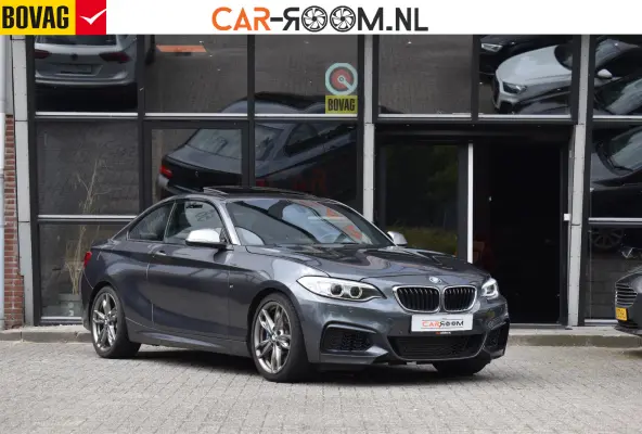 M235i High Executive Keyless Pano H/K Camera