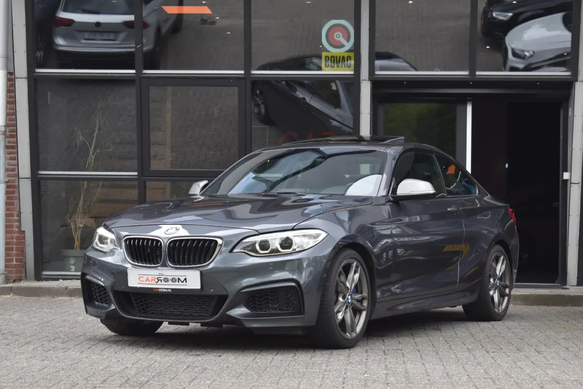 M235i High Executive Keyless Pano H/K Camera