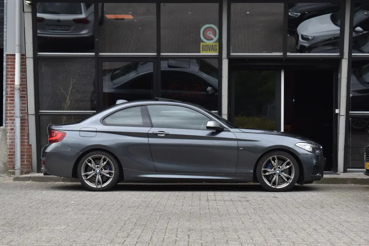 M235i High Executive Keyless Pano H/K Camera