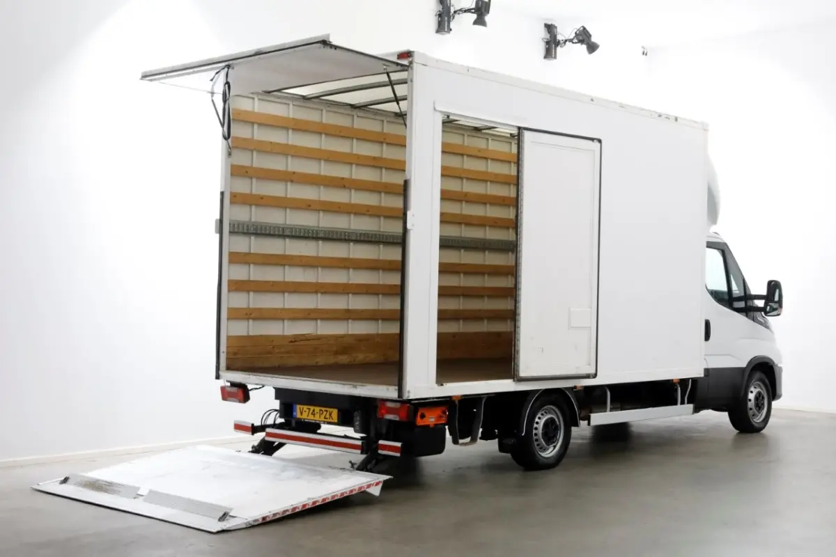 35S18 3.0 180pk HiMatic Automaat Bakwagen met laadklep H240cm 03-2022