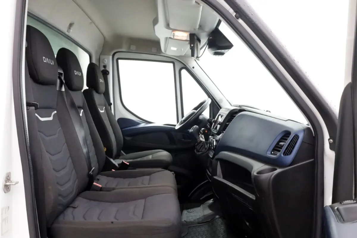 35S18 3.0 180pk HiMatic Automaat Bakwagen met laadklep H240cm 03-2022