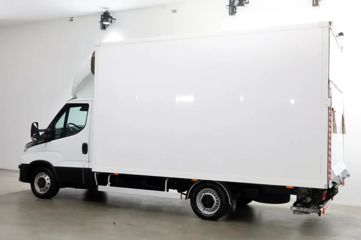 35S18 3.0 180pk HiMatic Automaat Bakwagen met laadklep H240cm 03-2022