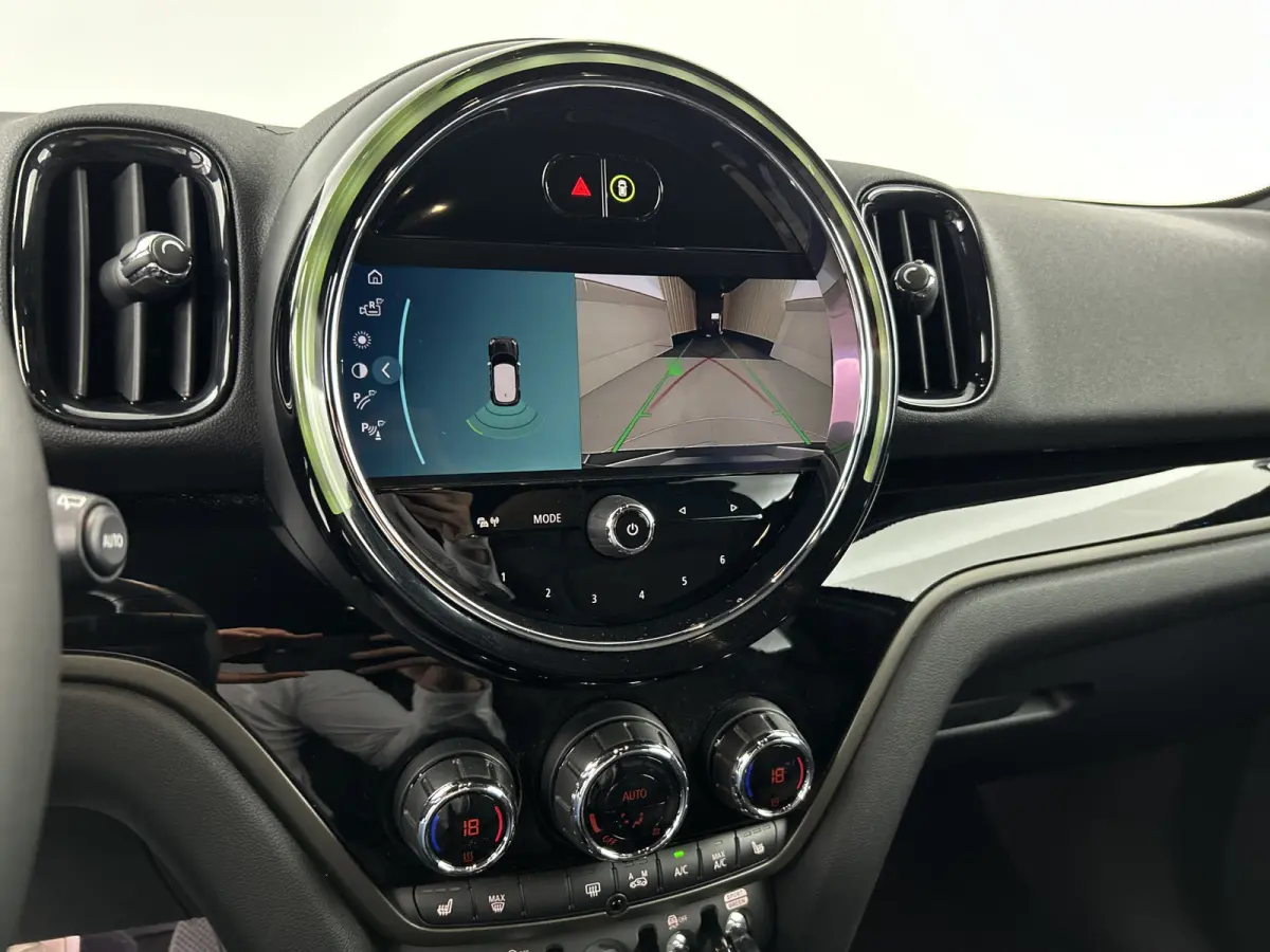1.5 Cooper Facelift Black Ed Digi.Dashboard/Sportstoel/Camera/Keyless entry