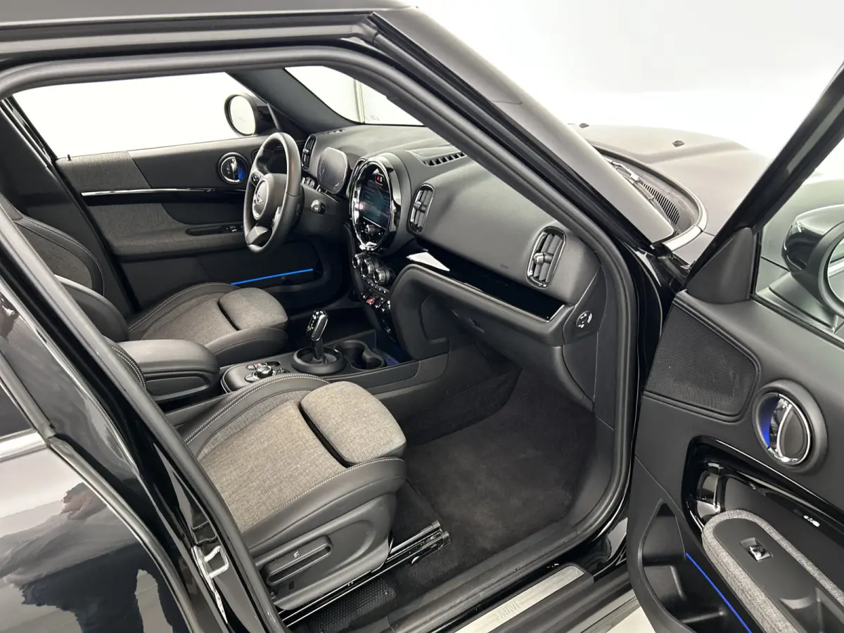 1.5 Cooper Facelift Black Ed Digi.Dashboard/Sportstoel/Camera/Keyless entry