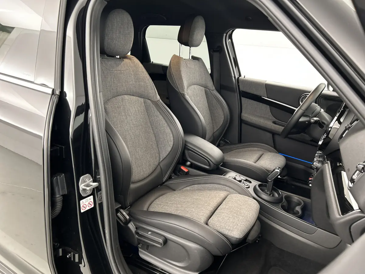 1.5 Cooper Facelift Black Ed Digi.Dashboard/Sportstoel/Camera/Keyless entry
