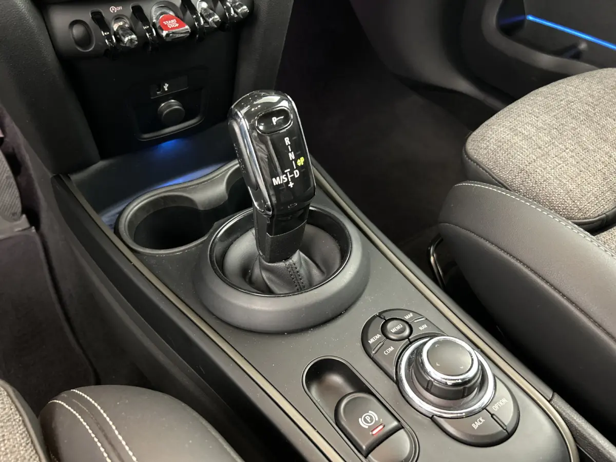 1.5 Cooper Facelift Black Ed Digi.Dashboard/Sportstoel/Camera/Keyless entry