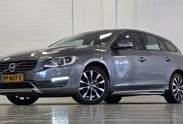 1.5 T3 Polar+ Dynamic Trekhaak Leer Navi Xenon Parkeerhulp
