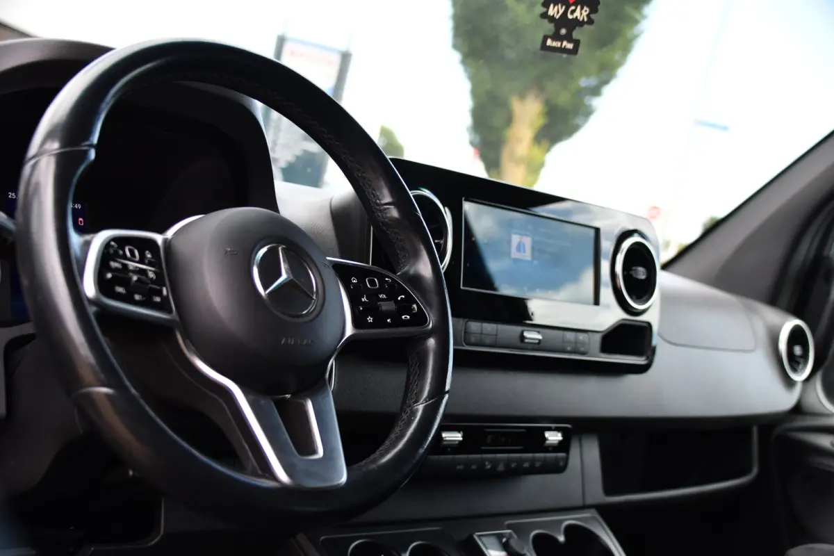 319 V6 3.0 CDI L2H2 DC PB Edition 360 Camera, Cruise, Carplay, Automaat, LED, Stoelverwarming, 10,5'' Mbux, Multimedia, Geveerde stoel, 190pk, Trekhaak, Uniek!