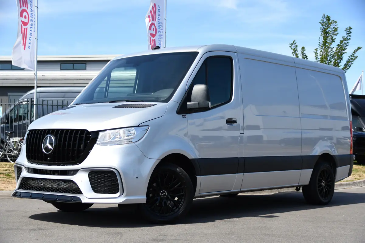 317 1.9 CDI L2H1 AMG Edition Camera, Cruise, Carplay, Stoelverwarming, Clima, Geveerde Stoel, Automaat, Multimedia, Uniek!