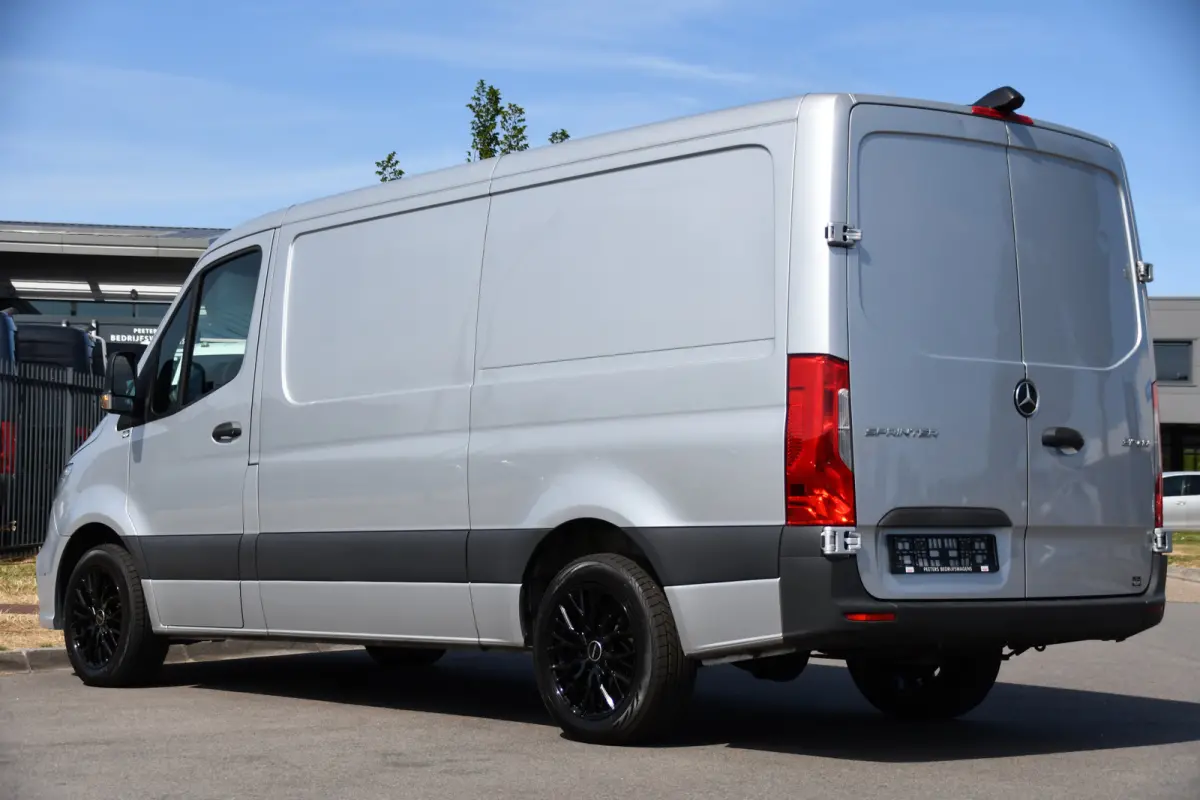 317 1.9 CDI L2H1 AMG Edition Camera, Cruise, Carplay, Stoelverwarming, Clima, Geveerde Stoel, Automaat, Multimedia, Uniek!