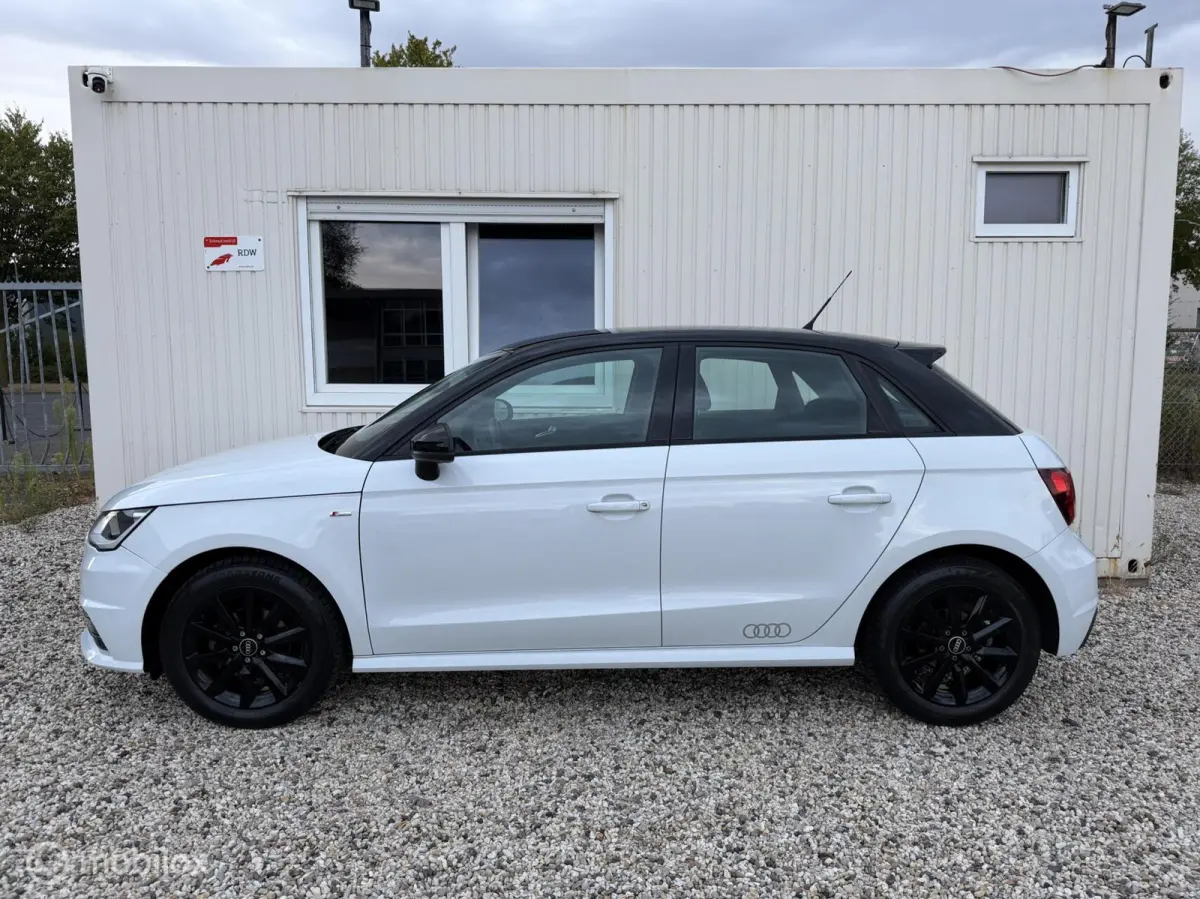 1.0 TFSI S-Line Pro Navi Cruise Black Optik