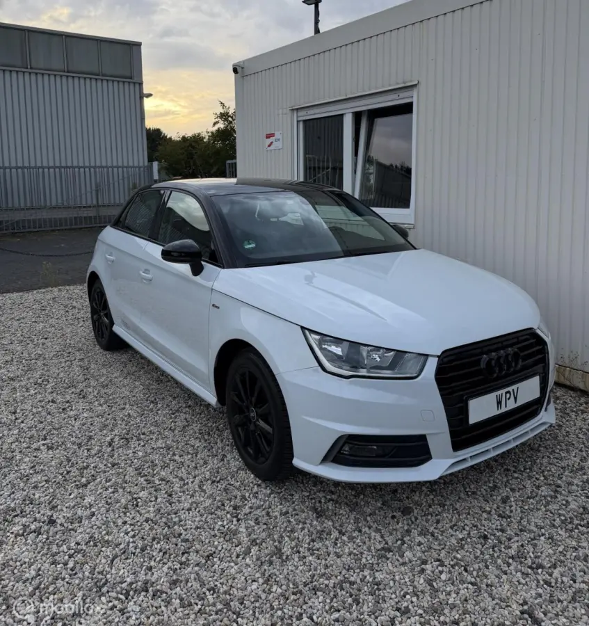1.0 TFSI S-Line Pro Navi Cruise Black Optik