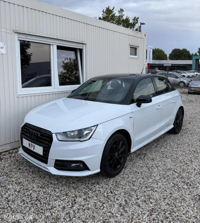 1.0 TFSI S-Line Pro Navi Cruise Black Optik