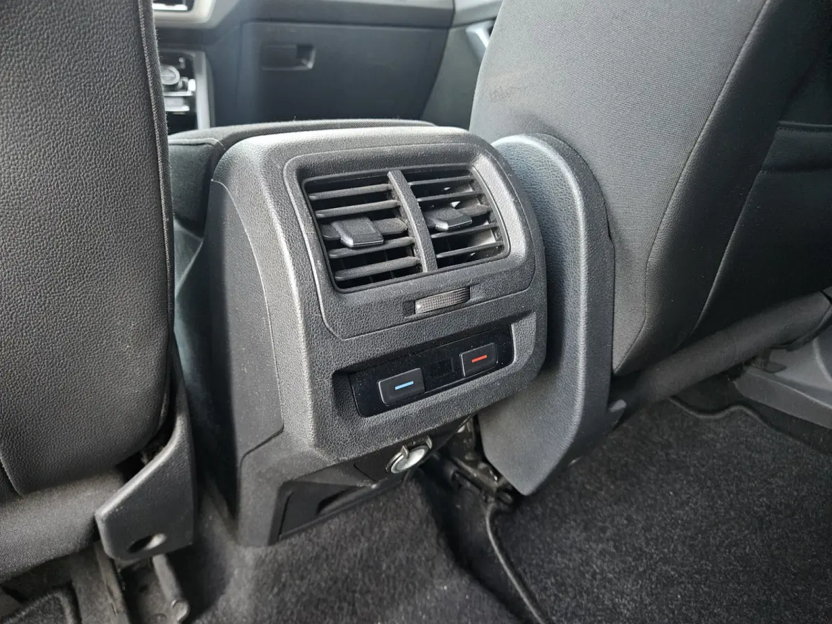 1.0 TSI Comfortline Business Carplay! Trekhaak! Airco/Clima! Cruise Control! Nette Auto!