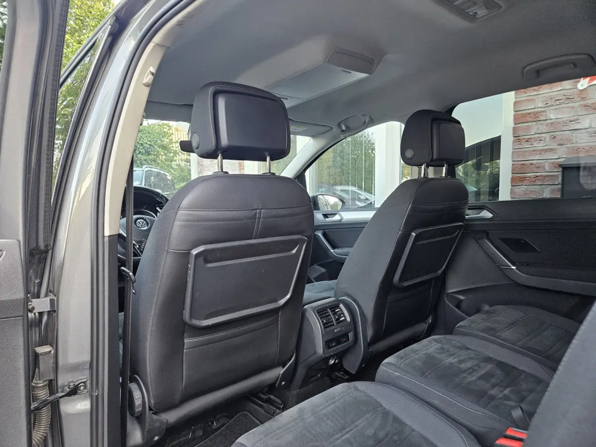 1.0 TSI Comfortline Business Carplay! Trekhaak! Airco/Clima! Cruise Control! Nette Auto!