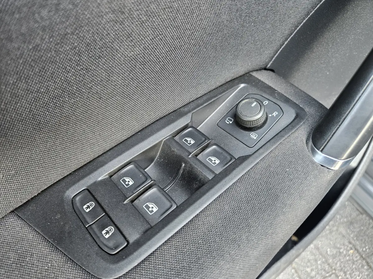 1.0 TSI Comfortline Business Carplay! Trekhaak! Airco/Clima! Cruise Control! Nette Auto!