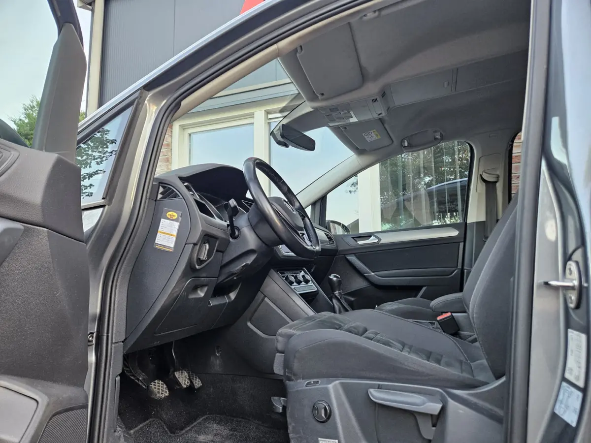 1.0 TSI Comfortline Business Carplay! Trekhaak! Airco/Clima! Cruise Control! Nette Auto!