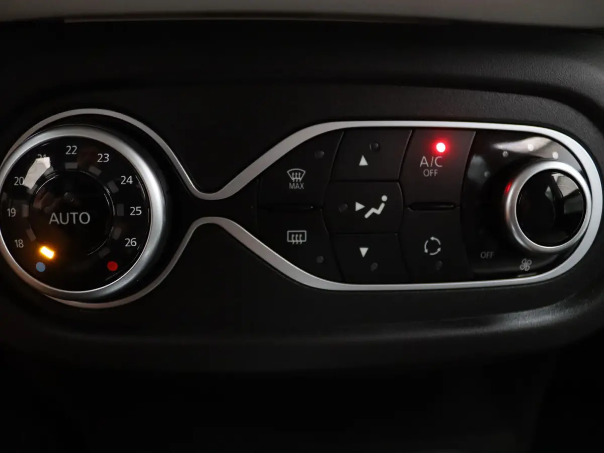 Z.E. R80 E-Tech Equilibre 22 kWh Apple Carplay/Android Auto | Climate
