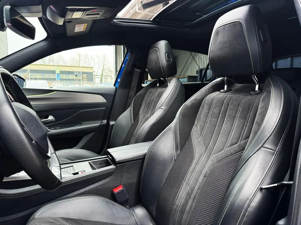 1.2 PureTech GT/ Carplay/keyless /Camera/Panodak/Automaat
