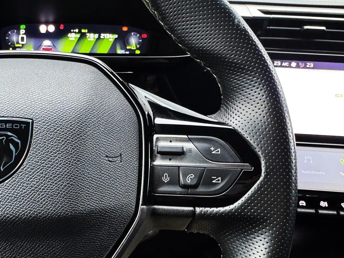 1.2 PureTech GT/ Carplay/keyless /Camera/Panodak/Automaat