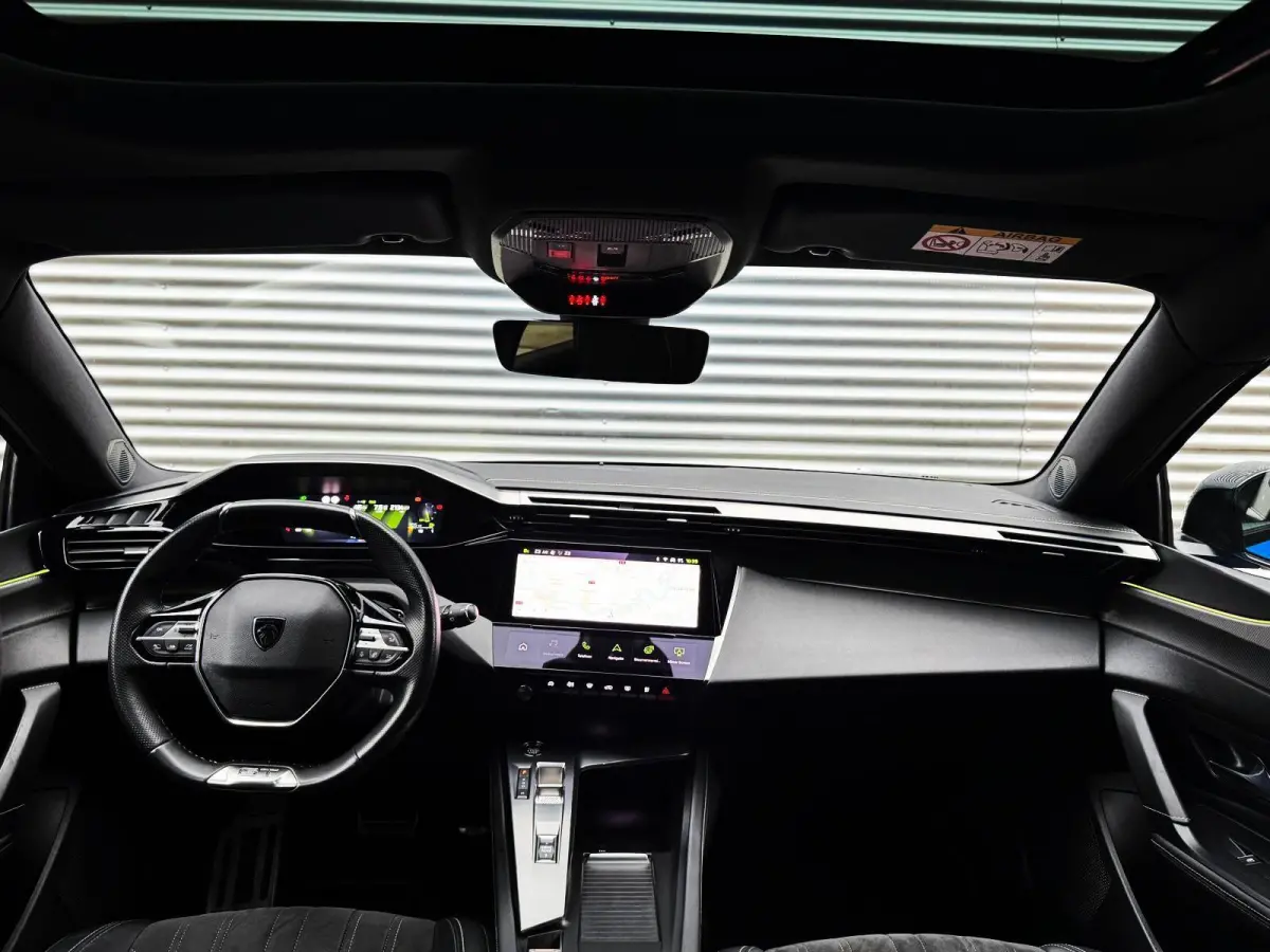 1.2 PureTech GT/ Carplay/keyless /Camera/Panodak/Automaat