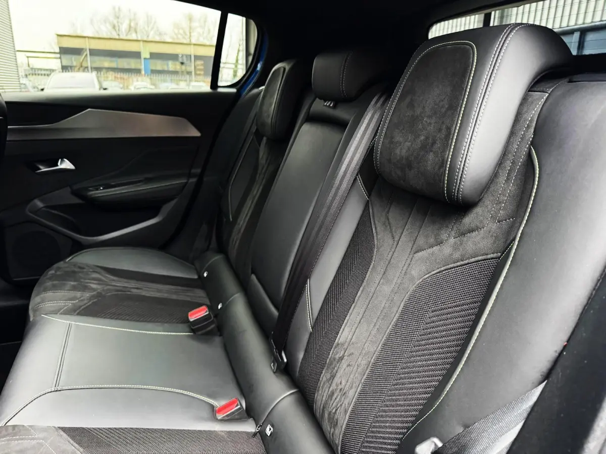 1.2 PureTech GT/ Carplay/keyless /Camera/Panodak/Automaat