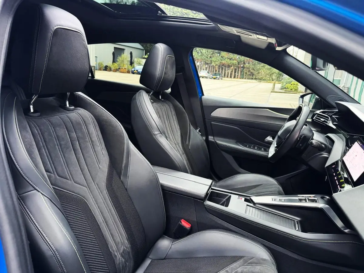 1.2 PureTech GT/ Carplay/keyless /Camera/Panodak/Automaat