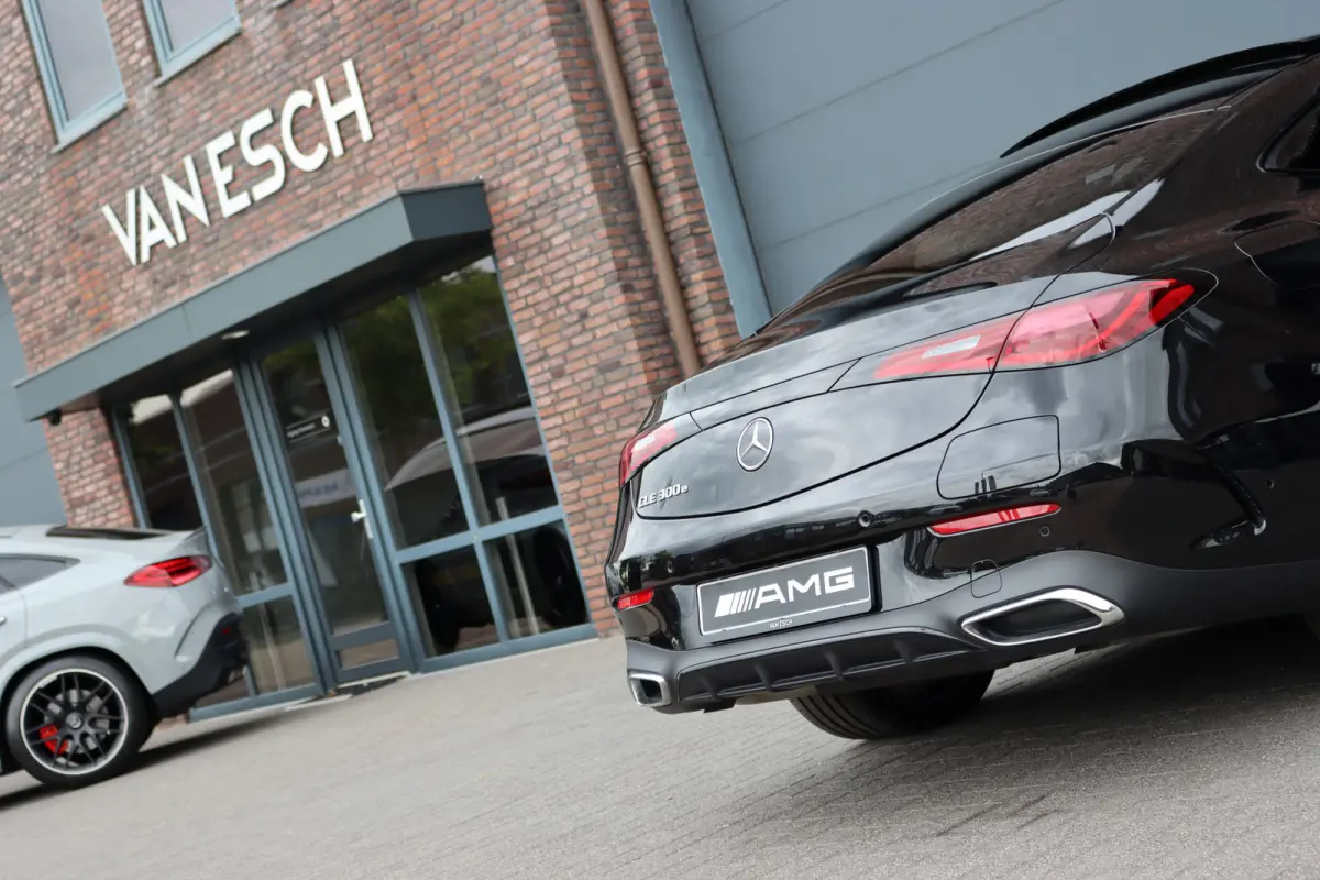 300 e AMG Line | Panoramadak | Distronic | Massage | Stoelventilatie | Digital Light | Verwarmd Stuurwiel | Memory | Keyless Go | Leder |