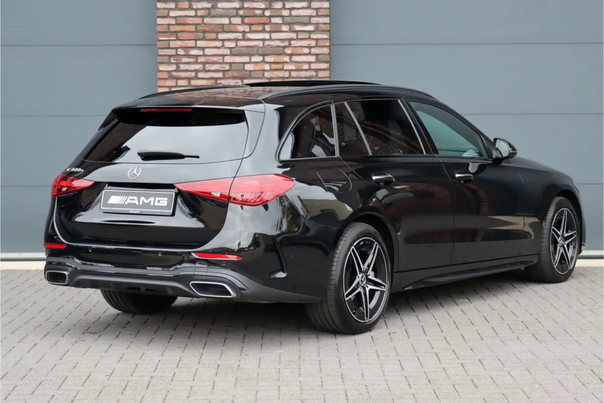 300 e AMG Line | Distronic | Panoramadak | Memory | Surround Camera | Verwarmd Stuurwiel | Carplay | Sfeerverlichting Premium |