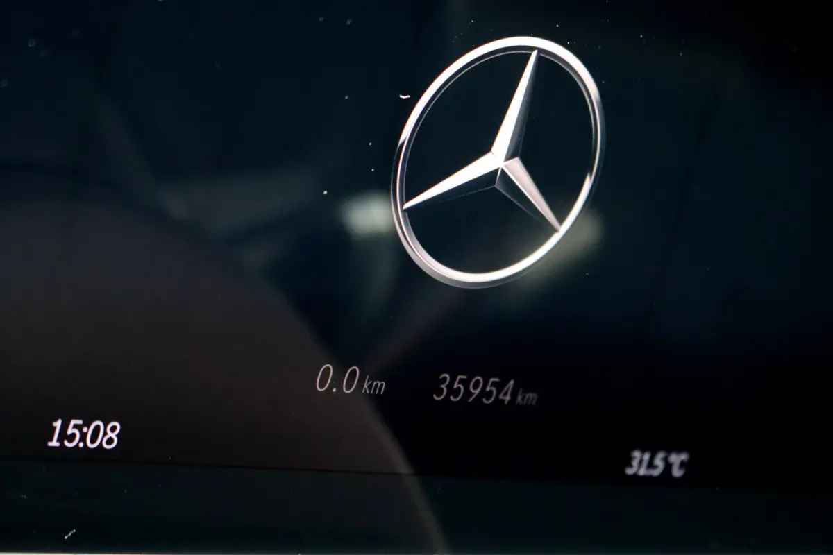 300 e AMG Line | Distronic | Panoramadak | Memory | Surround Camera | Verwarmd Stuurwiel | Carplay | Sfeerverlichting Premium |