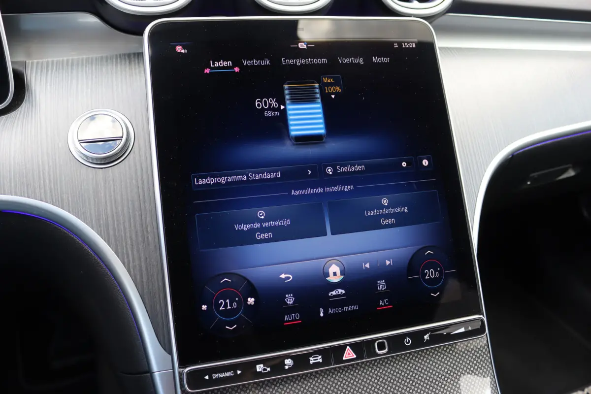 300 e AMG Line | Distronic | Panoramadak | Memory | Surround Camera | Verwarmd Stuurwiel | Carplay | Sfeerverlichting Premium |