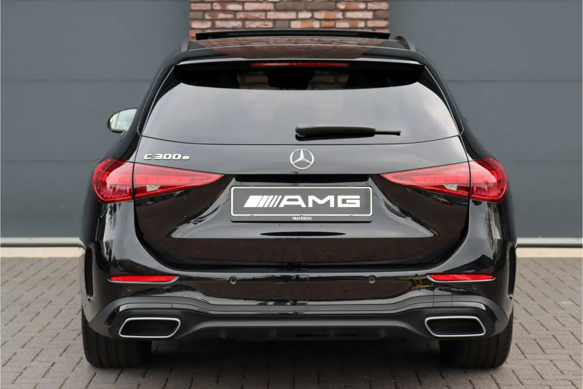 300 e AMG Line | Distronic | Panoramadak | Memory | Surround Camera | Verwarmd Stuurwiel | Carplay | Sfeerverlichting Premium |