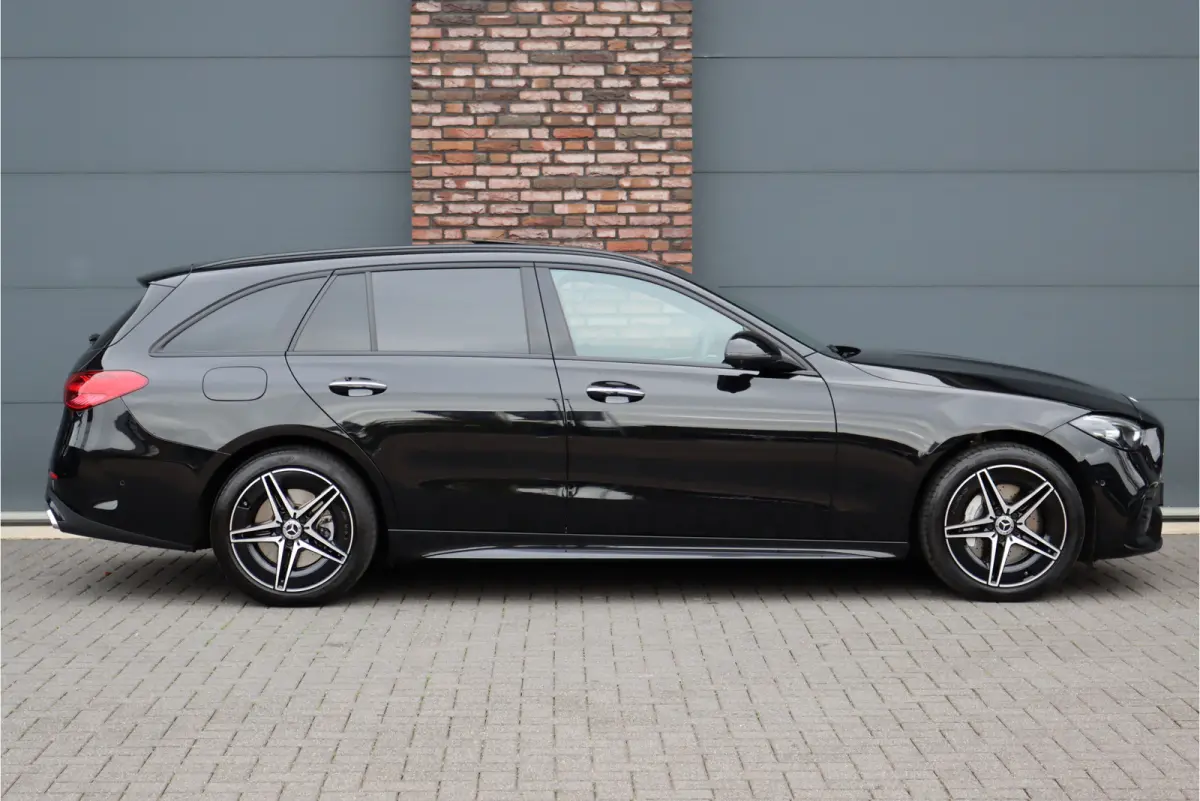 300 e AMG Line | Distronic | Panoramadak | Memory | Surround Camera | Verwarmd Stuurwiel | Carplay | Sfeerverlichting Premium |