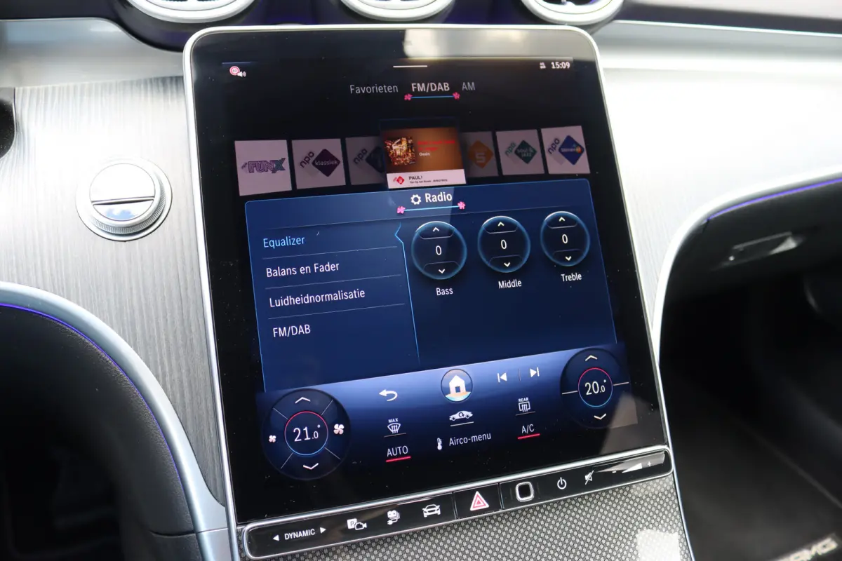 300 e AMG Line | Distronic | Panoramadak | Memory | Surround Camera | Verwarmd Stuurwiel | Carplay | Sfeerverlichting Premium |