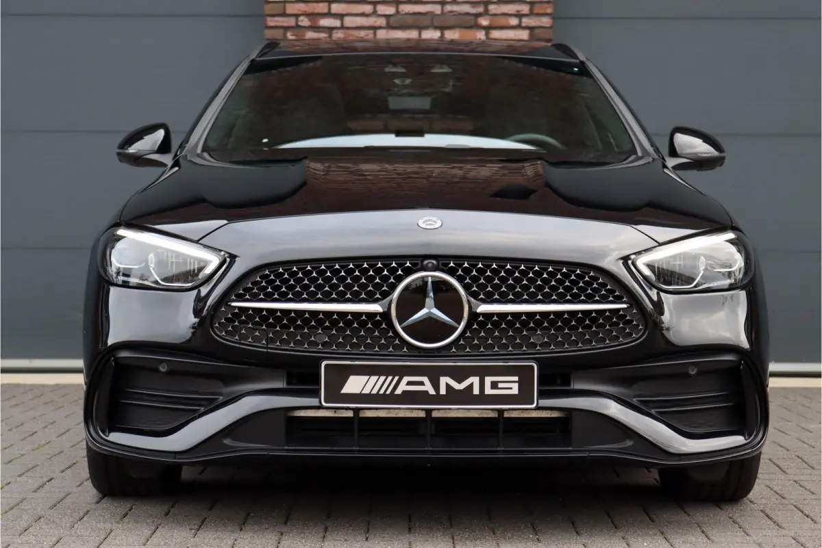 300 e AMG Line | Distronic | Panoramadak | Memory | Surround Camera | Verwarmd Stuurwiel | Carplay | Sfeerverlichting Premium |