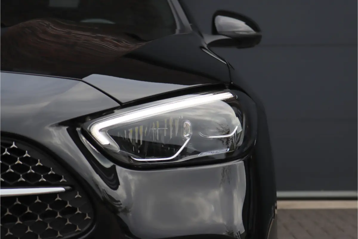 300 e AMG Line | Distronic | Panoramadak | Memory | Surround Camera | Verwarmd Stuurwiel | Carplay | Sfeerverlichting Premium |