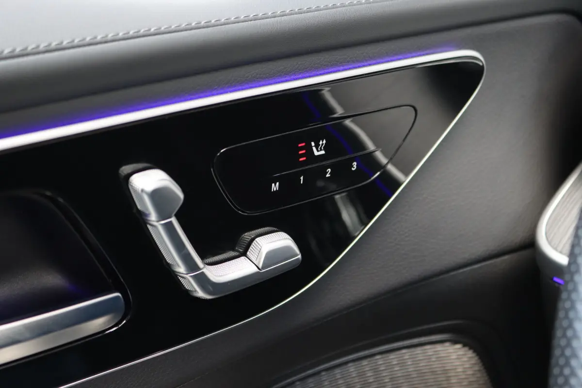 300 e AMG Line | Distronic | Panoramadak | Memory | Surround Camera | Verwarmd Stuurwiel | Carplay | Sfeerverlichting Premium |