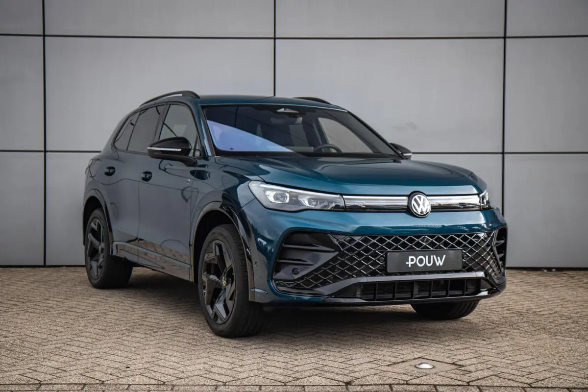 1.5 eHybrid 204pk R-Line Edition | Black Style Pakket | Matrix LED Koplampen | Trekhaak Wegklapbaar