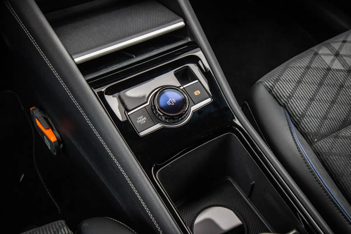 1.5 eHybrid 204pk R-Line Edition | Black Style Pakket | Matrix LED Koplampen | Trekhaak Wegklapbaar