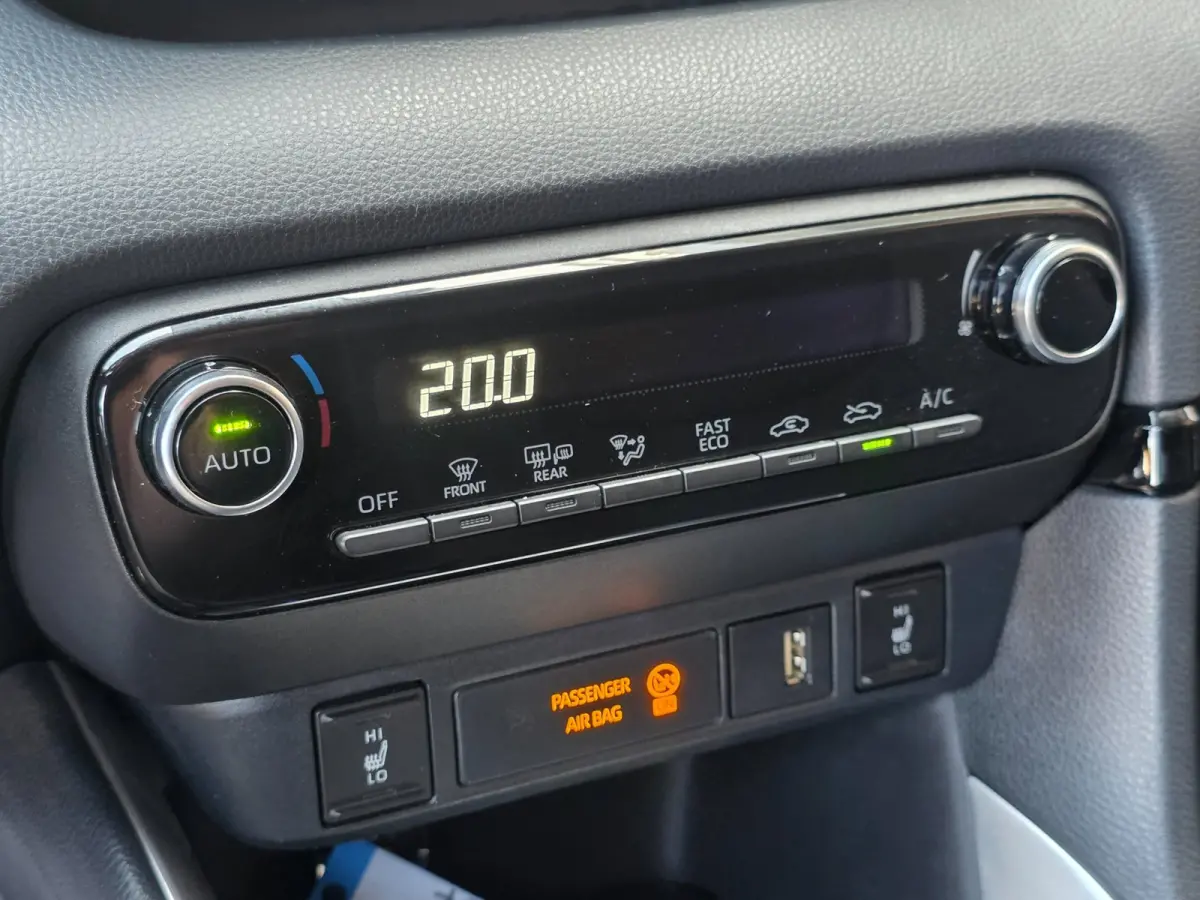 1.5 Hybrid Business Plus | Met o.a. cruise, climate, AppleCarPlay/AndroidAuto, achteruitrijcamera en stoelverwarming!