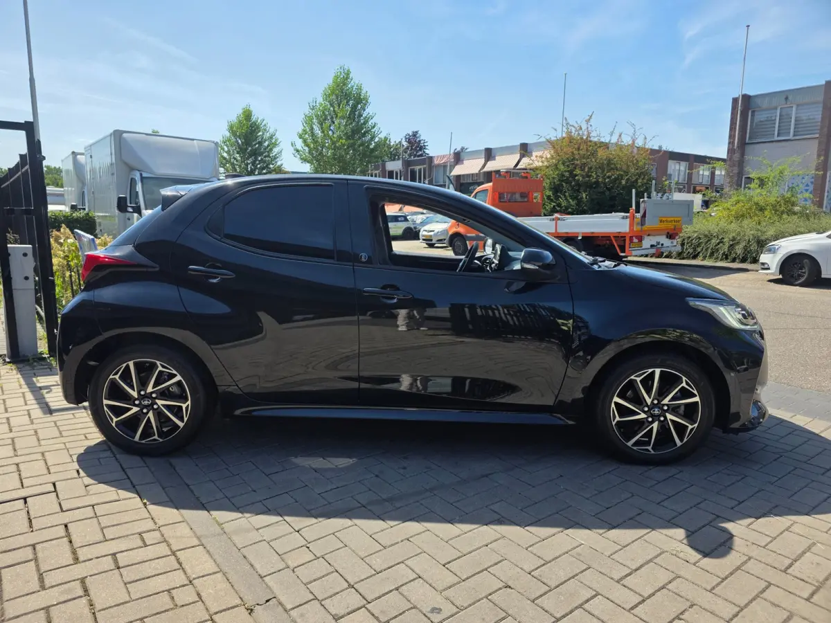 1.5 Hybrid Business Plus | Met o.a. cruise, climate, AppleCarPlay/AndroidAuto, achteruitrijcamera en stoelverwarming!