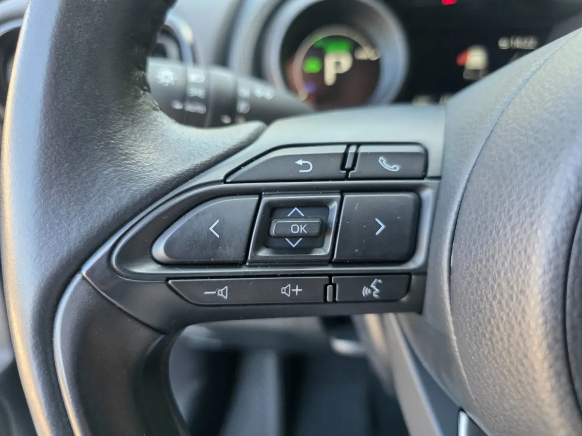 1.5 Hybrid Business Plus | Met o.a. cruise, climate, AppleCarPlay/AndroidAuto, achteruitrijcamera en stoelverwarming!