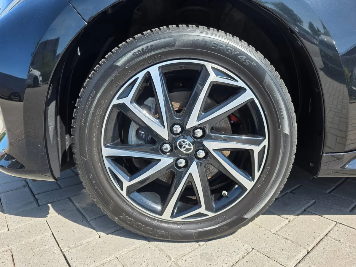 1.5 Hybrid Business Plus | Met o.a. cruise, climate, AppleCarPlay/AndroidAuto, achteruitrijcamera en stoelverwarming!