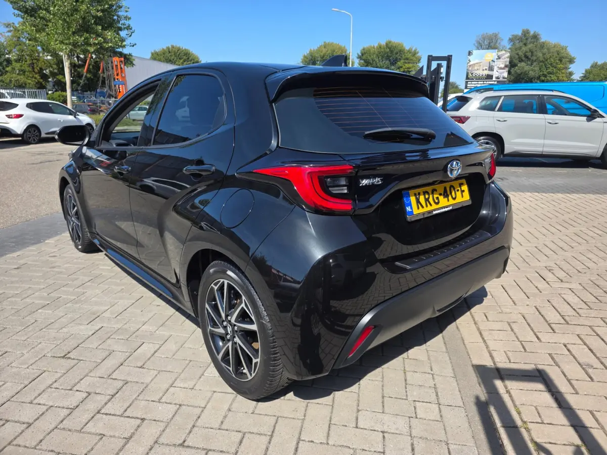 1.5 Hybrid Business Plus | Met o.a. cruise, climate, AppleCarPlay/AndroidAuto, achteruitrijcamera en stoelverwarming!
