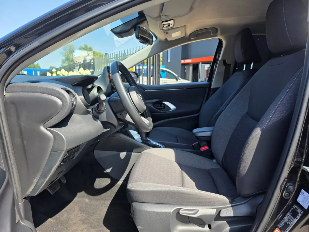 1.5 Hybrid Business Plus | Met o.a. cruise, climate, AppleCarPlay/AndroidAuto, achteruitrijcamera en stoelverwarming!