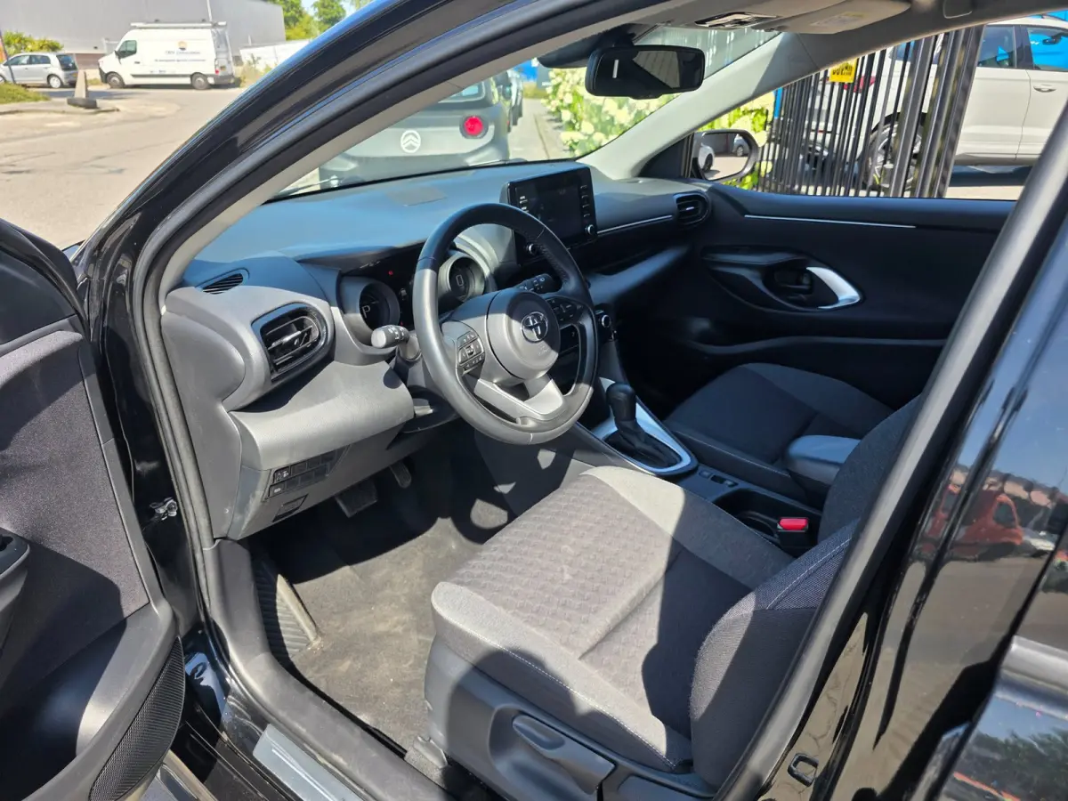 1.5 Hybrid Business Plus | Met o.a. cruise, climate, AppleCarPlay/AndroidAuto, achteruitrijcamera en stoelverwarming!
