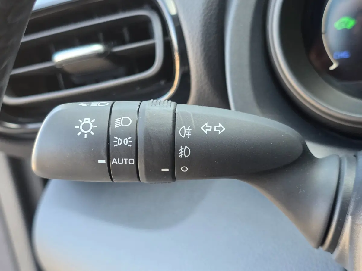 1.5 Hybrid Business Plus | Met o.a. cruise, climate, AppleCarPlay/AndroidAuto, achteruitrijcamera en stoelverwarming!