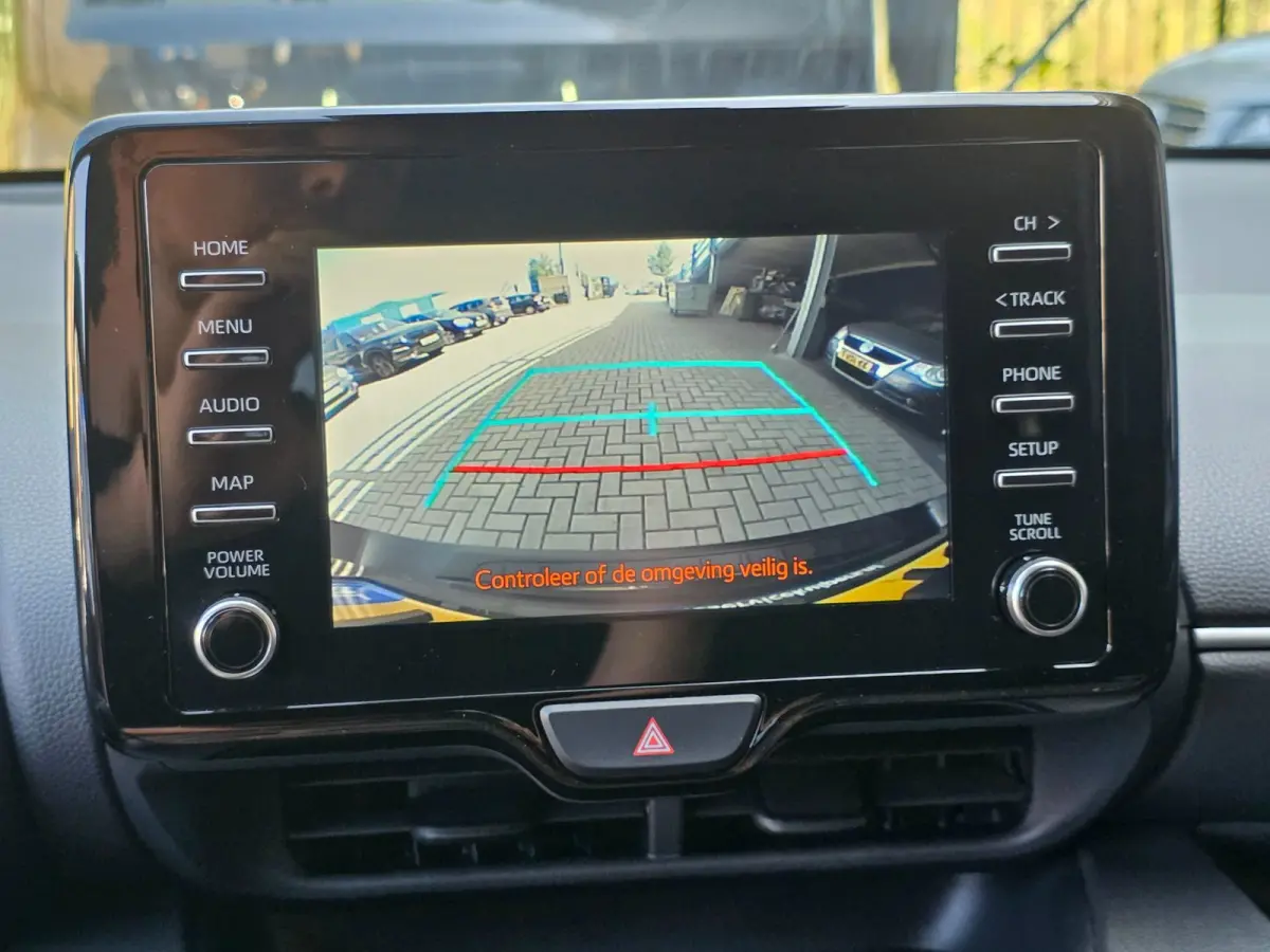 1.5 Hybrid Business Plus | Met o.a. cruise, climate, AppleCarPlay/AndroidAuto, achteruitrijcamera en stoelverwarming!