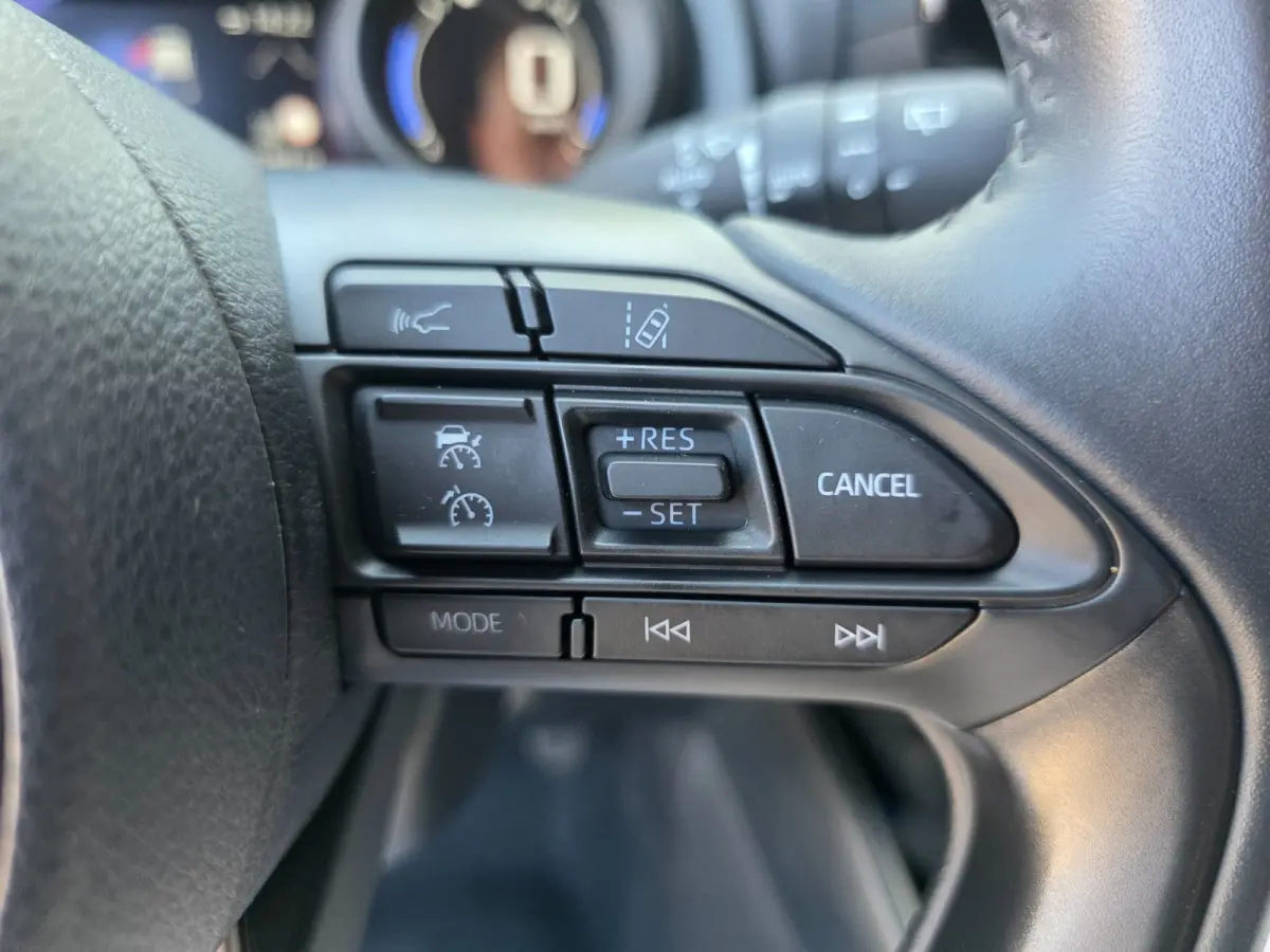 1.5 Hybrid Business Plus | Met o.a. cruise, climate, AppleCarPlay/AndroidAuto, achteruitrijcamera en stoelverwarming!