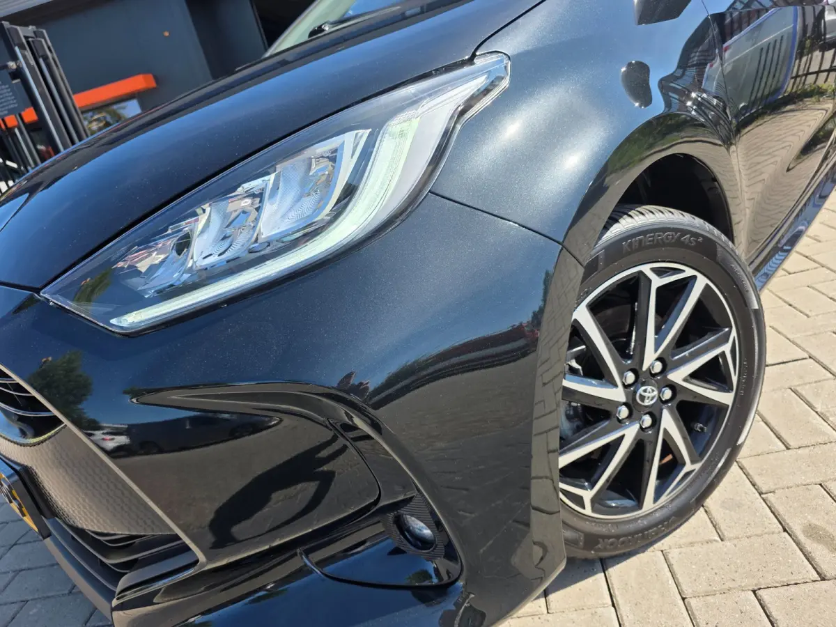 1.5 Hybrid Business Plus | Met o.a. cruise, climate, AppleCarPlay/AndroidAuto, achteruitrijcamera en stoelverwarming!
